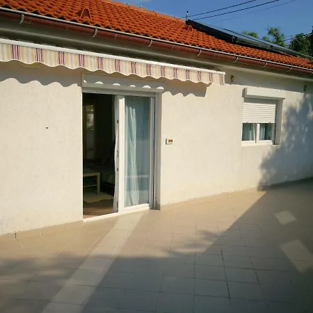 Apartment Family Friendly Island Rab Kampor
