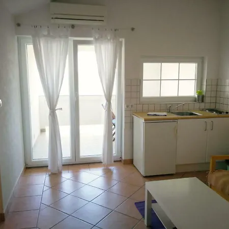 Apartment Family Friendly Island Rab