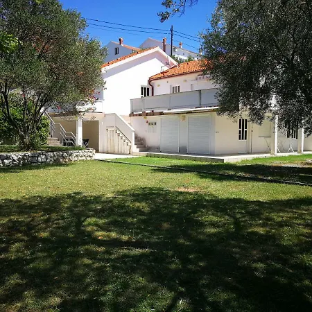 Family Friendly Island Rab Apartment