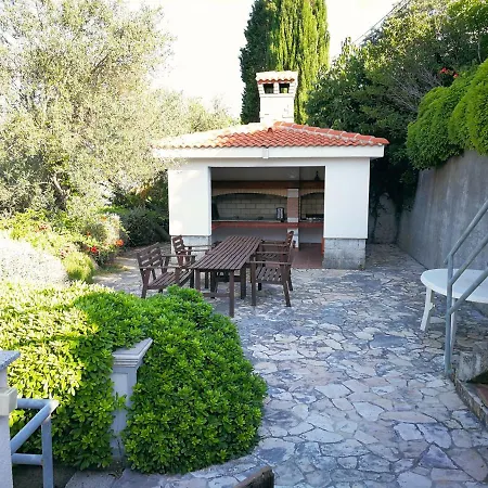 Family Friendly Island Rab Apartment Kampor