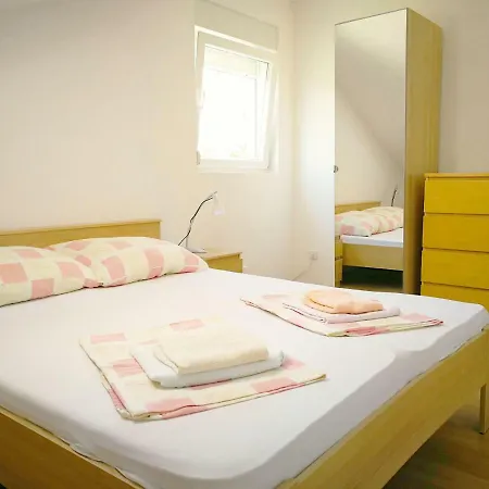 Apartment Family Friendly Island Rab *